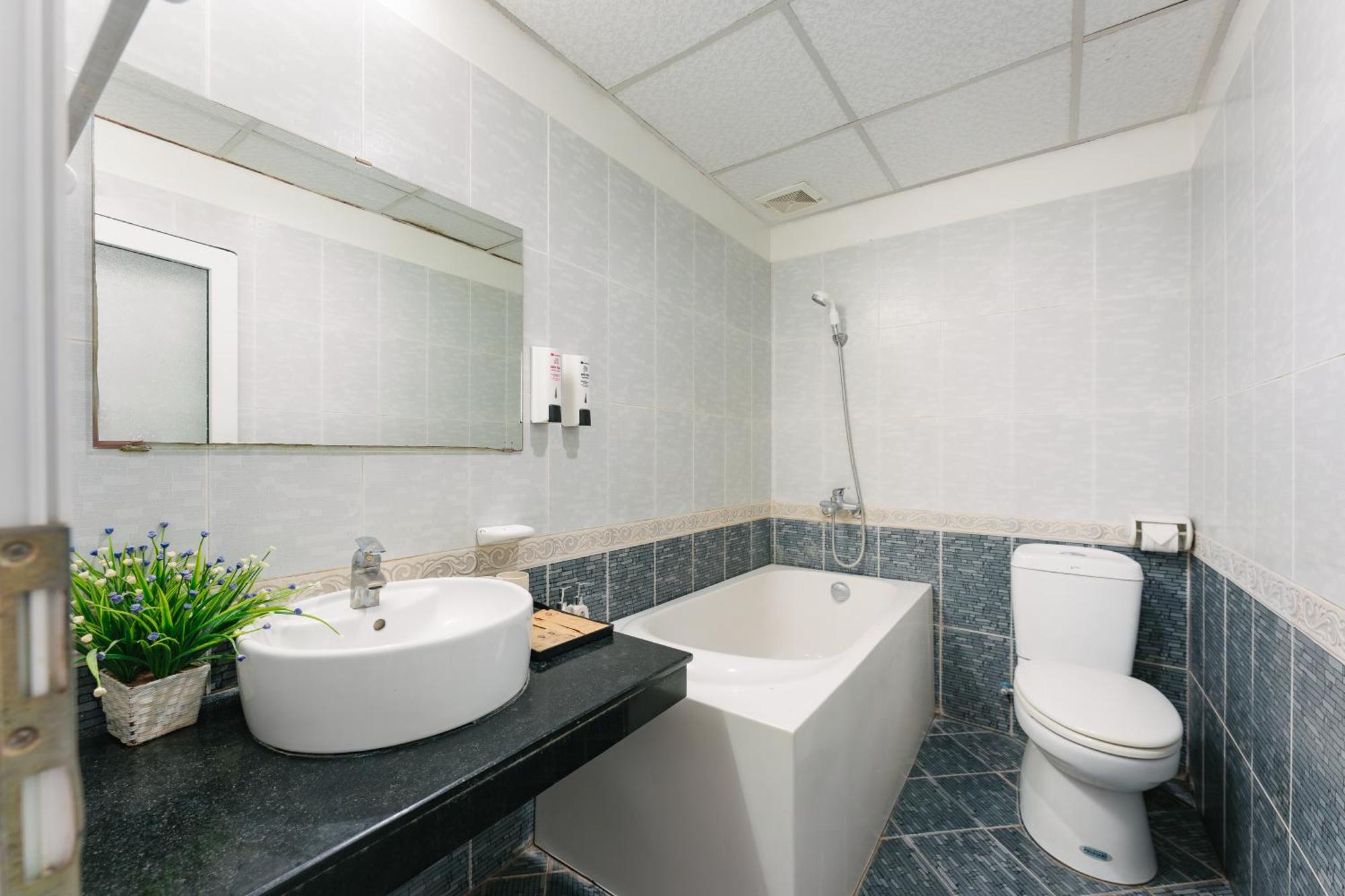 The Ky Moi Hotel And Spa - Ha Noi Center- Near Vincom Ba Trieu Hanoi Exteriör bild